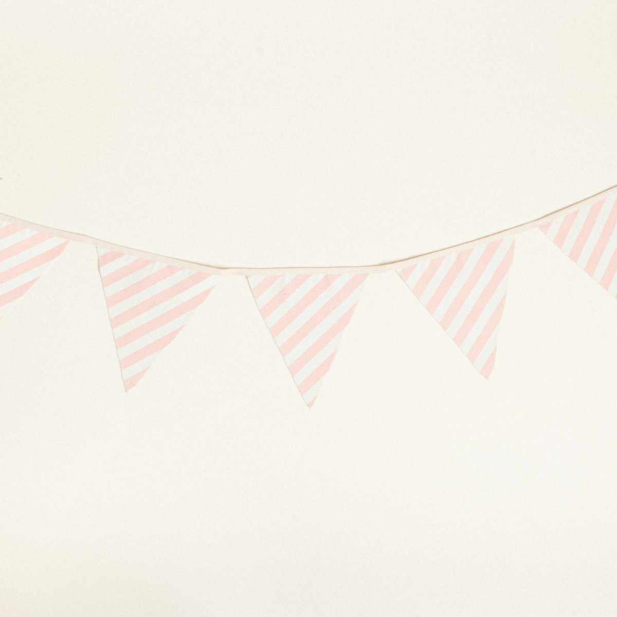 228b70eb-0705-434e-81e8-8bf2c86cd177