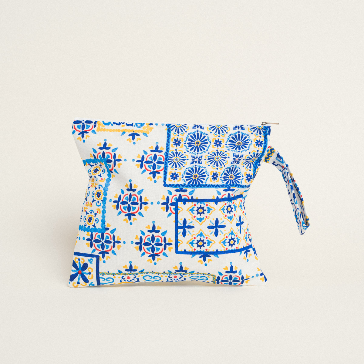 c2305e26-fcc4-47fc-bcc4-54c43b7e7d57-3