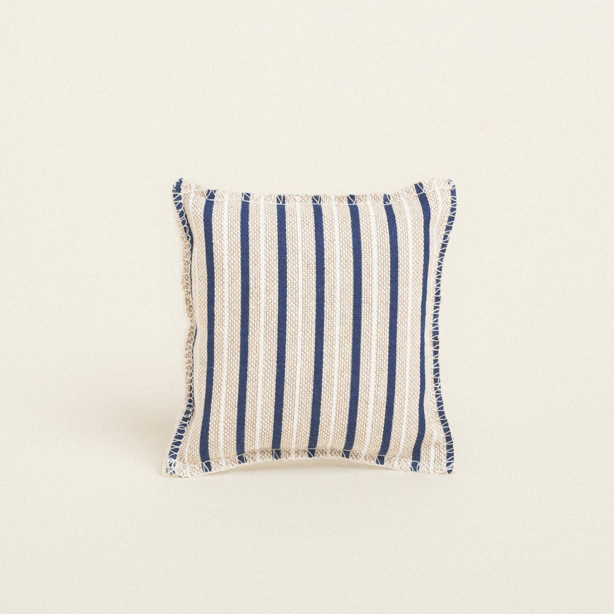 e3974821-943a-448e-a21a-e3e833ec197f