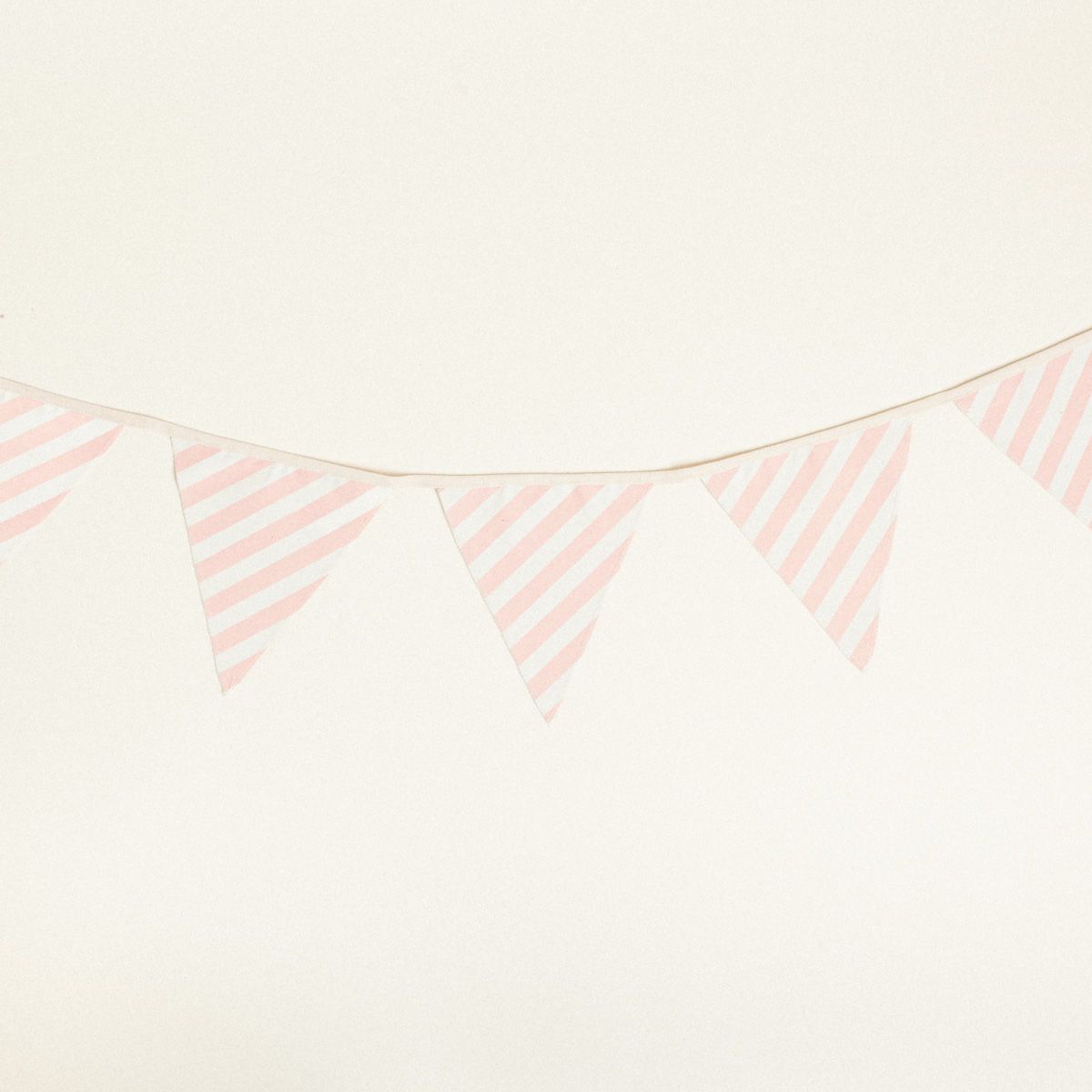 228b70eb-0705-434e-81e8-8bf2c86cd177-1